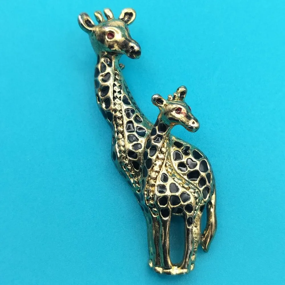 Giraffe Mom & Baby Brooch Pin Enamel Red Eye Gold Tone approx 2.25